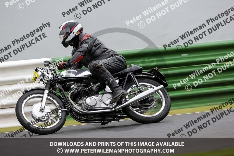 Vintage motorcycle club;eventdigitalimages;mallory park;mallory park trackday photographs;no limits trackdays;peter wileman photography;trackday digital images;trackday photos;vmcc festival 1000 bikes photographs